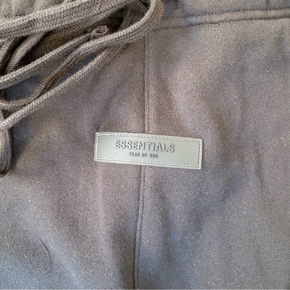 Fear of God ESSENTIALS Black Hoodie and sweatpants set - Picture 4 of 8